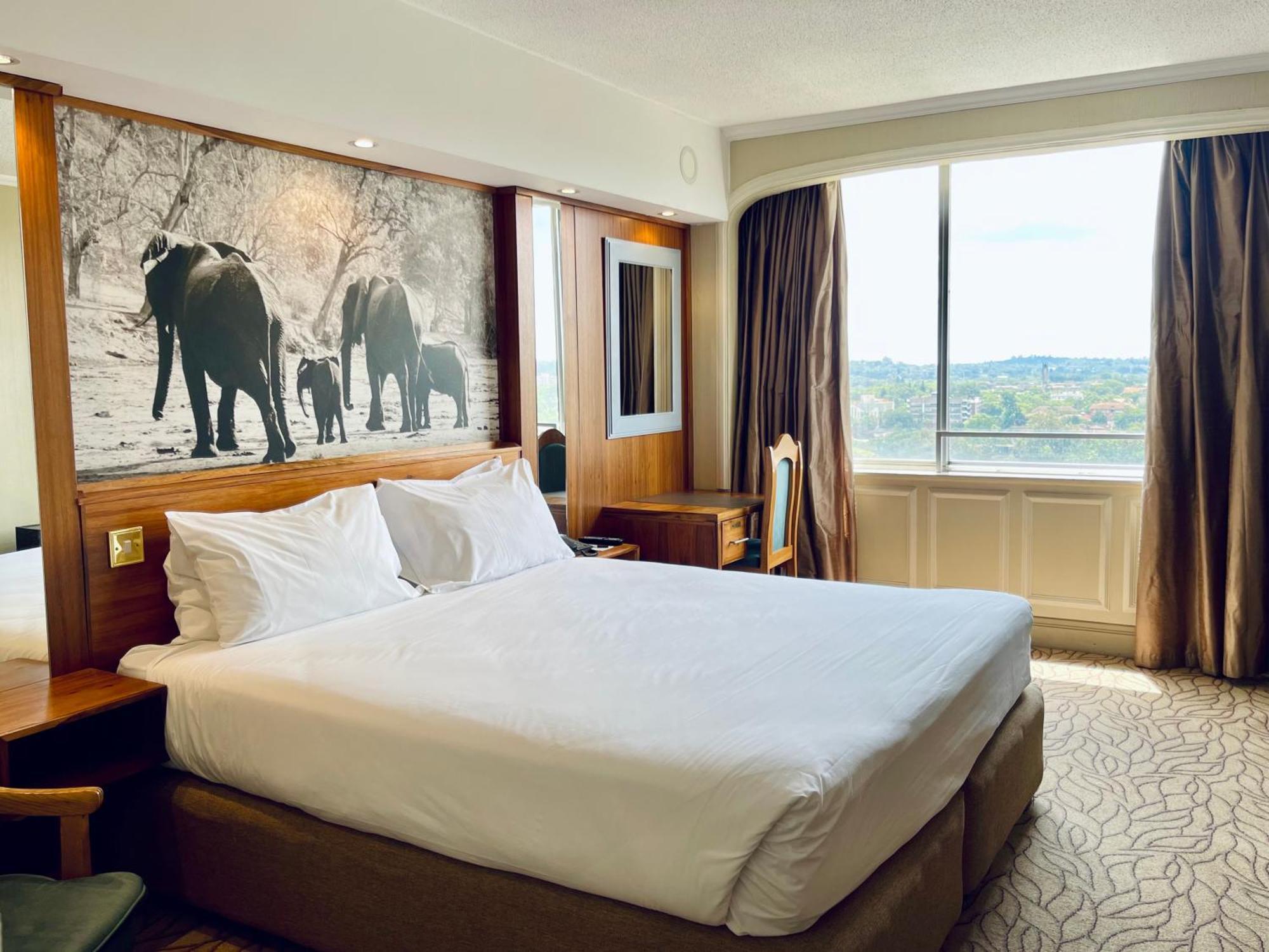 Monomotapa Hotel Хараре Екстериор снимка