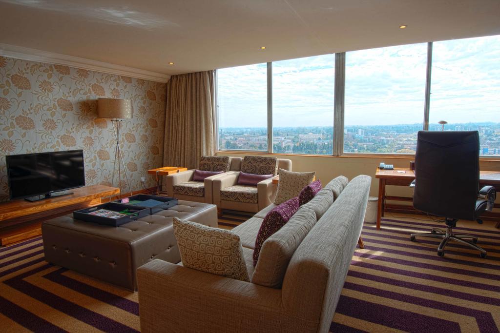 Monomotapa Hotel Хараре Екстериор снимка