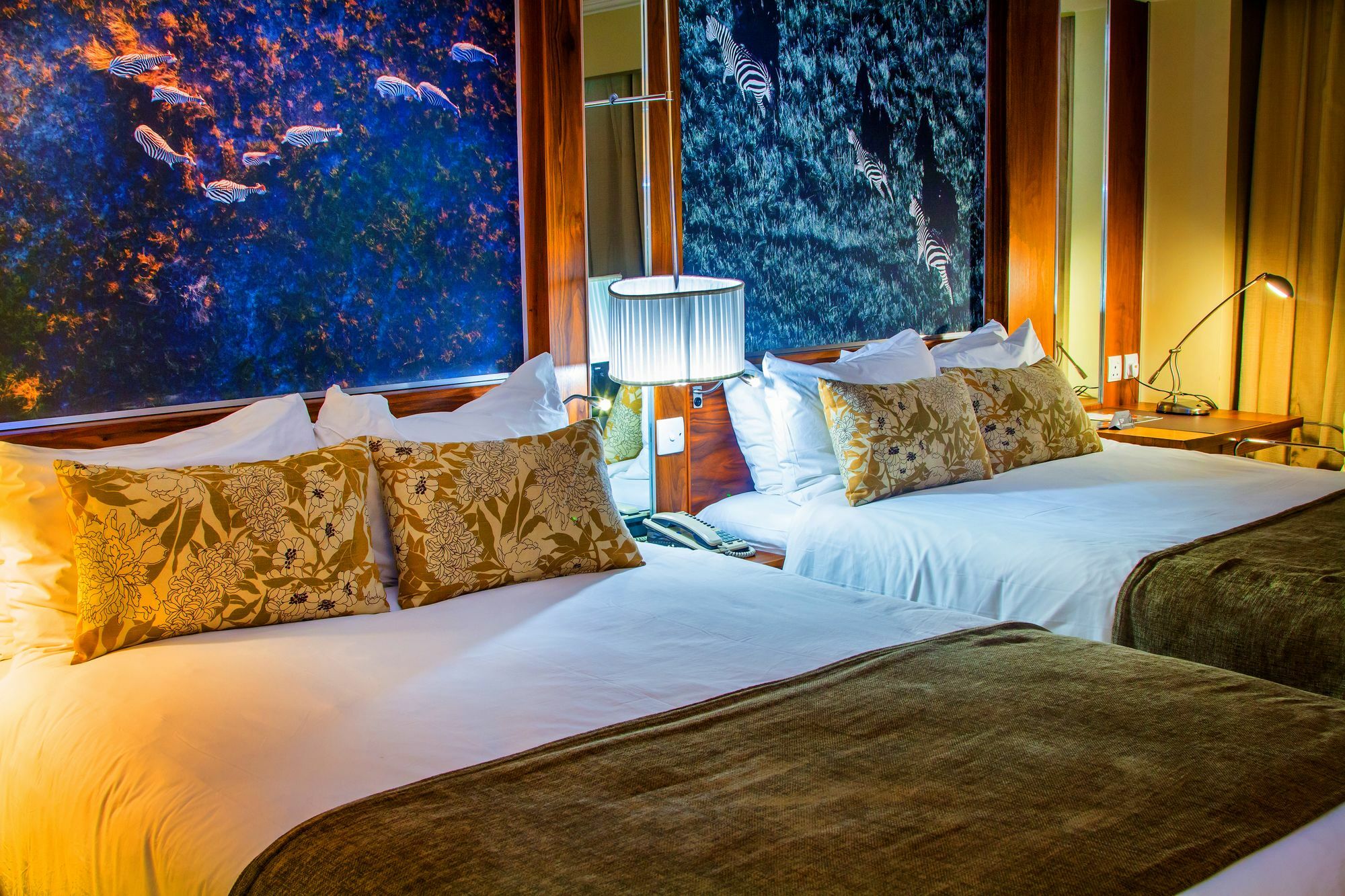 Monomotapa Hotel Хараре Екстериор снимка